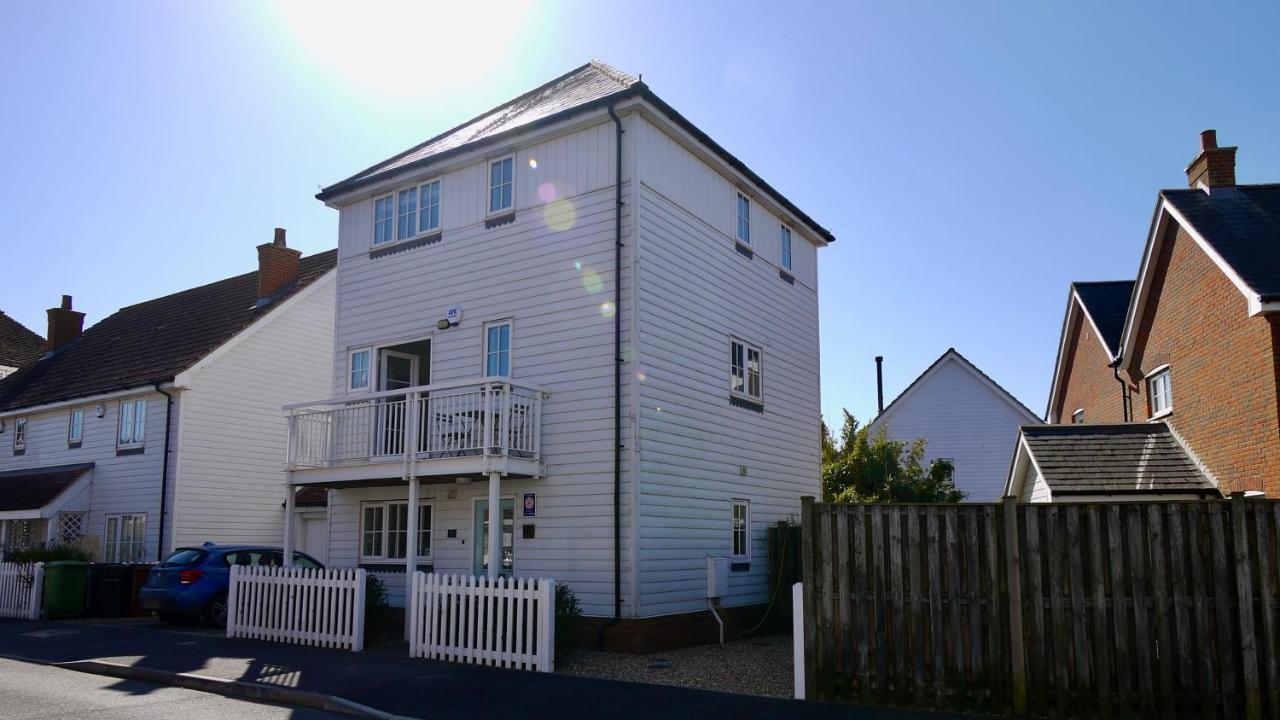 The Salty Dog Holiday Cottage, Camber Sands Rye Bagian luar foto